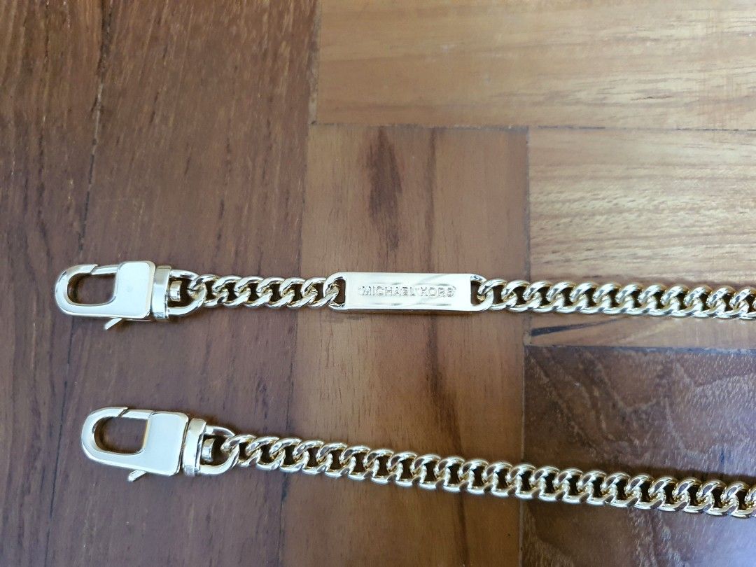 Michael kors best sale wallet strap