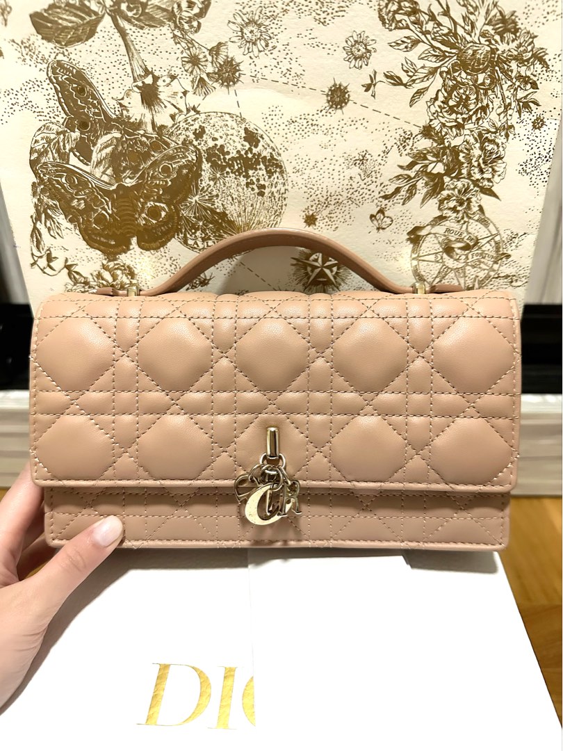 Lady dior best sale lambskin clutch