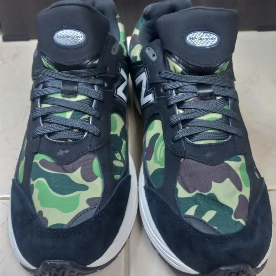 New Balance X a Bathing Ape 2002R Apes Together Size 44, Fesyen