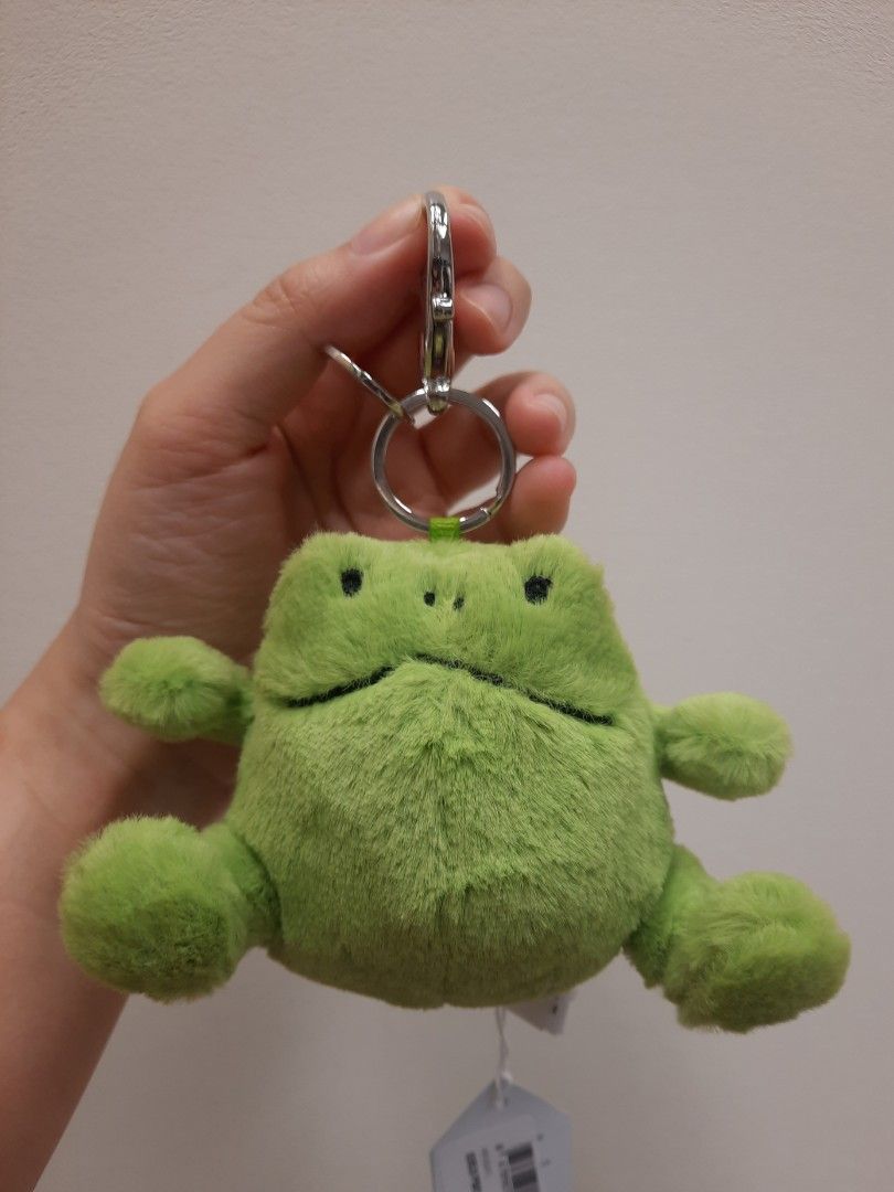 new] 全新Jellycat Ricky Rain Frog Bag Charm (soft toy/plush toy keychain)  雨蛙掛飾/鎖匙扣/吊飾, 興趣及遊戲, 玩具& 遊戲類- Carousell
