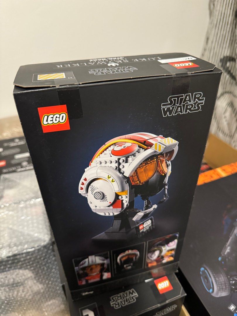 (New) LEGO 75327 Star Wars Luke Skywalker (Red Five) Helmet, Hobbies