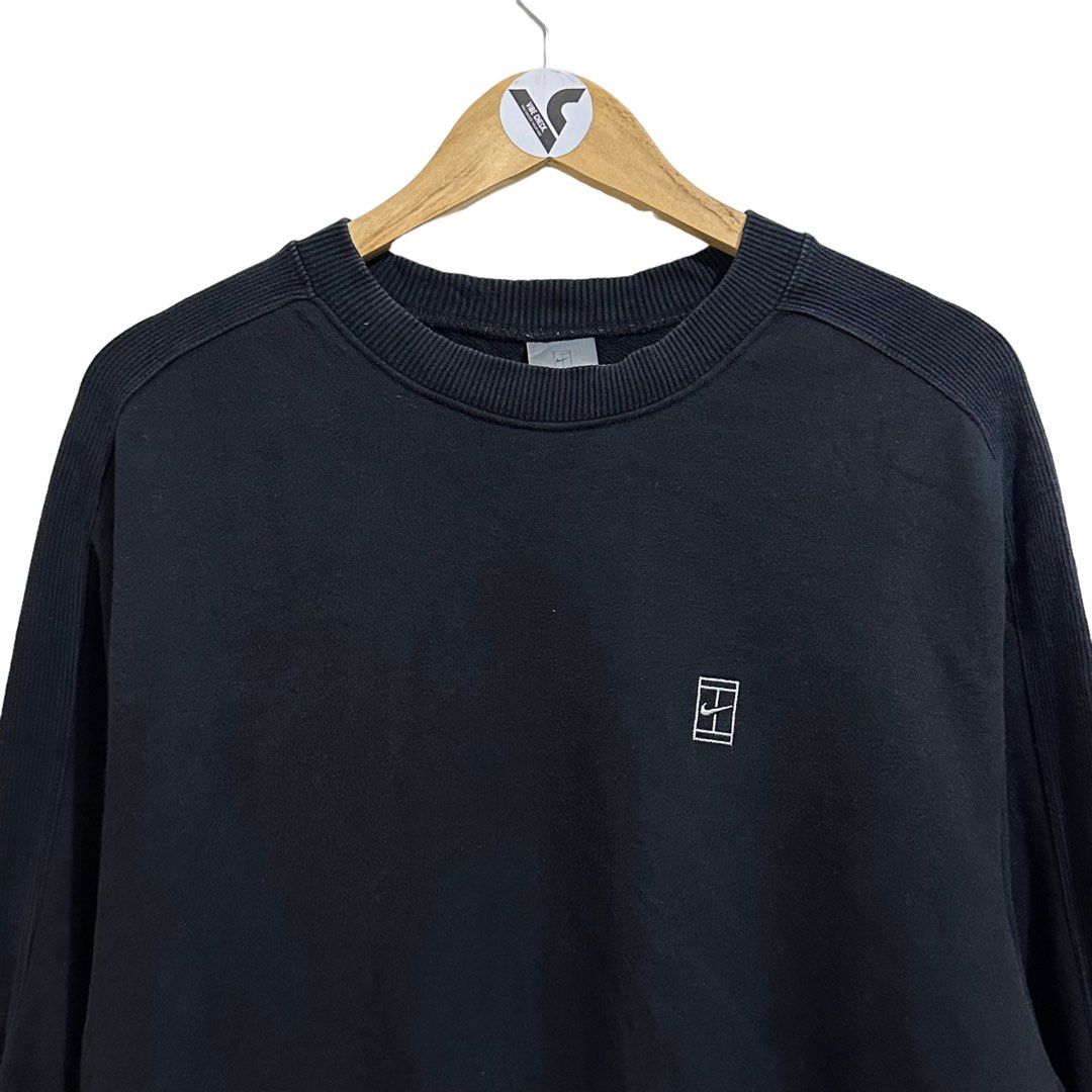 nike court vintage sweatshirt