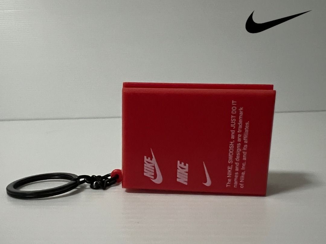 NIKE MINI SHOE BOX COLLECTIBLE KEYCHAIN RED