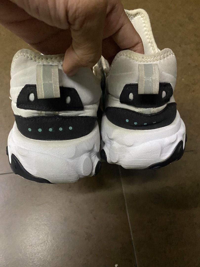 Nike React Presto Cassette (Category: Sneakers) located in Pasig City. Submitted by bootsoftravel_ph (Listing ID 1259166240, Image 2). Description: Nike React Presto Cassette FOR SALE Or FOR SWAP! No box Issue : heel drags Very Good condition Price 2,200 size 8.5us Can do meetups; Pasig, Mandaluyong, Marikina, Manila, Taguig, Taytay, Cainta *Could also do shipping(lalamove) Jrs. Lbc.