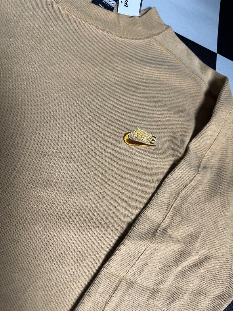 Tan shop nike sweatshirt
