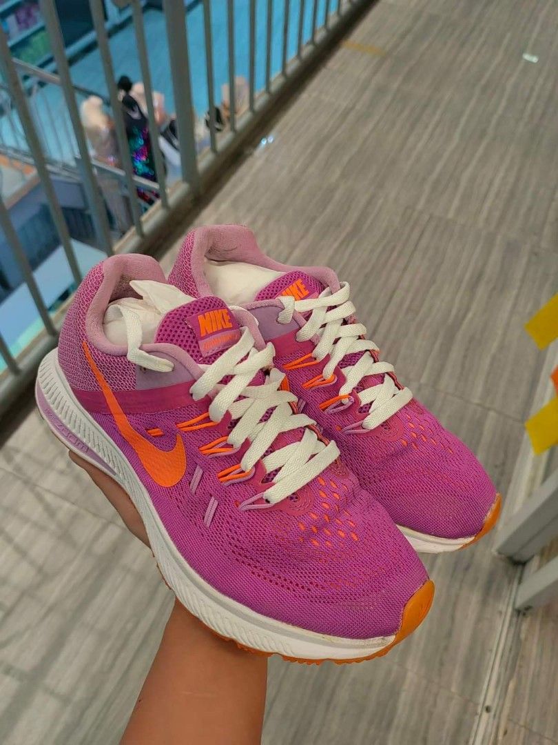 Ladies purple hotsell nike shoes