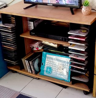 (Category: ) located in . Submitted by decluttering_is_fun_by_dr_a (Listing ID 1259094435, Image 1). Description: .