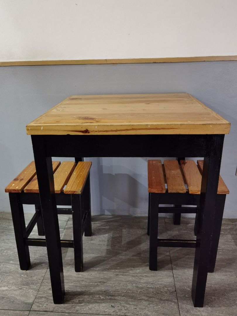 Palochina center clearance table