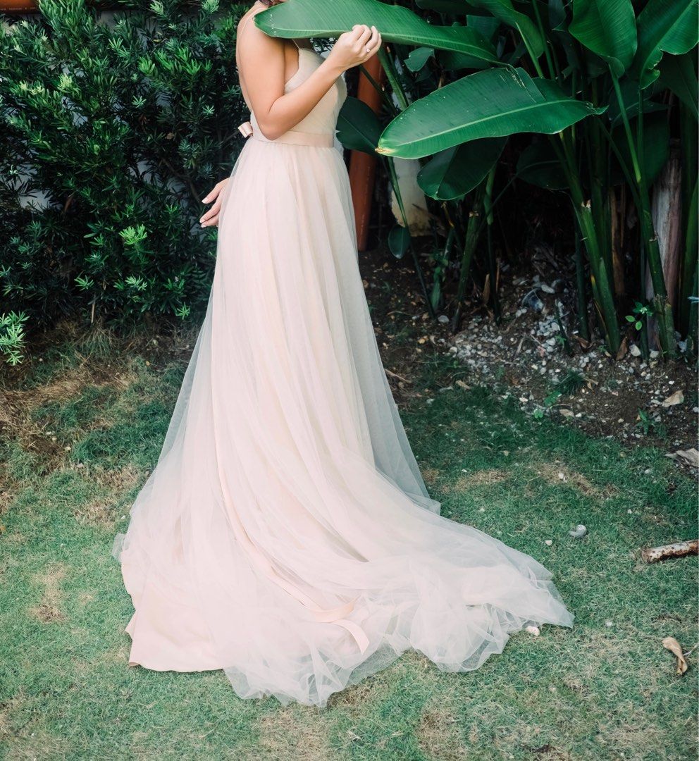 RE Ronald Enrico wedding gown (Category: Evening dresses & gowns) located in Cebu City. Submitted by mamaandbebe (Listing ID 1259117973, Image 3). Description: Bust 34 Waist 25 Height of owner: around 5’2”.