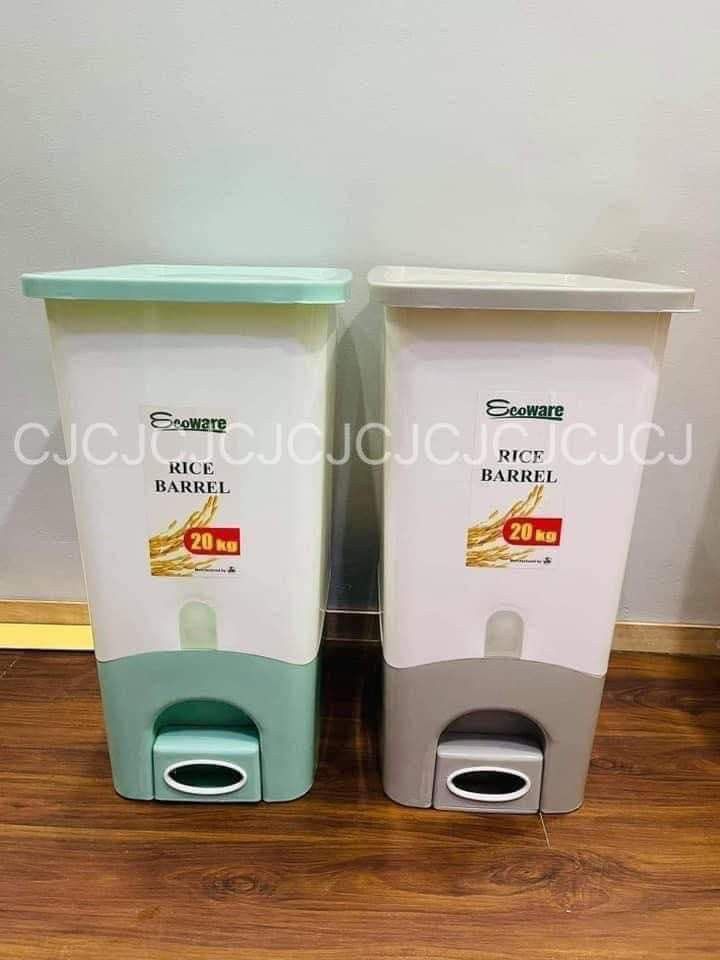 rice dispencer (Category: Storage Boxes & Baskets) located in Manila. Submitted by espinosakimrhian (Listing ID 1259087386, Image 1). Description: 590php :20KILOS ECOWARE RICE BARREL CONTAINER.