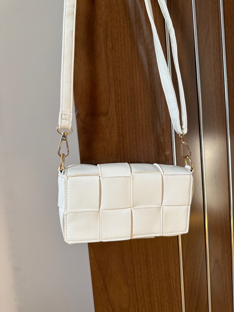 SM Dept store cute white sling bag USED ONCE ONLY, Women's Fashion