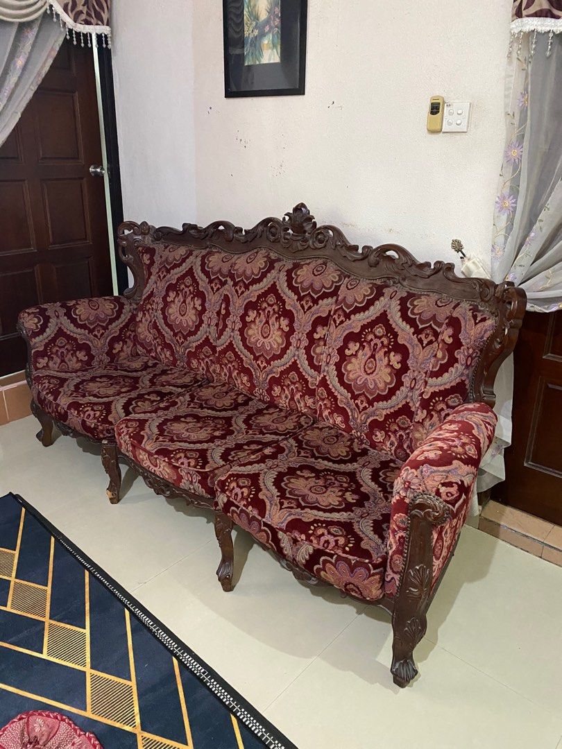 Sofa kayu jati untuk dijual, Furniture & Home Living, Furniture, Sofas on Carousell