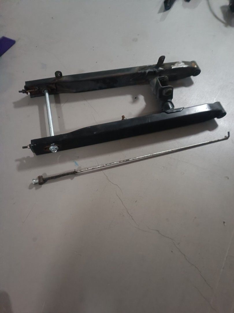 Spark standard swing arm, Motorcycles, Motorcycle Accessories on Carousell