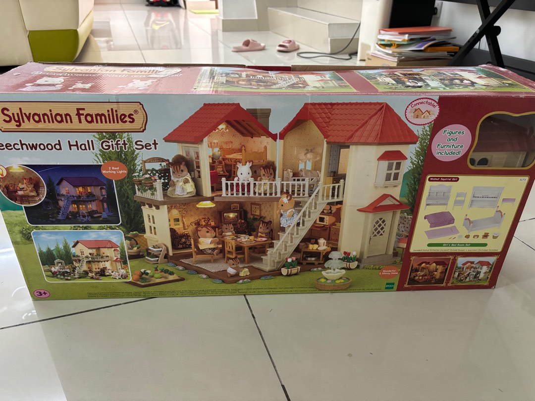 Sylvanian families beechwood hall gift set clearance