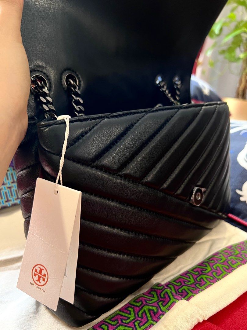 Tory Burch Kira Chevron Powder Coated Convertible Shoulder Bag 🖤, Women's  Fashion, Bags & Wallets, Shoulder Bags on Carousell