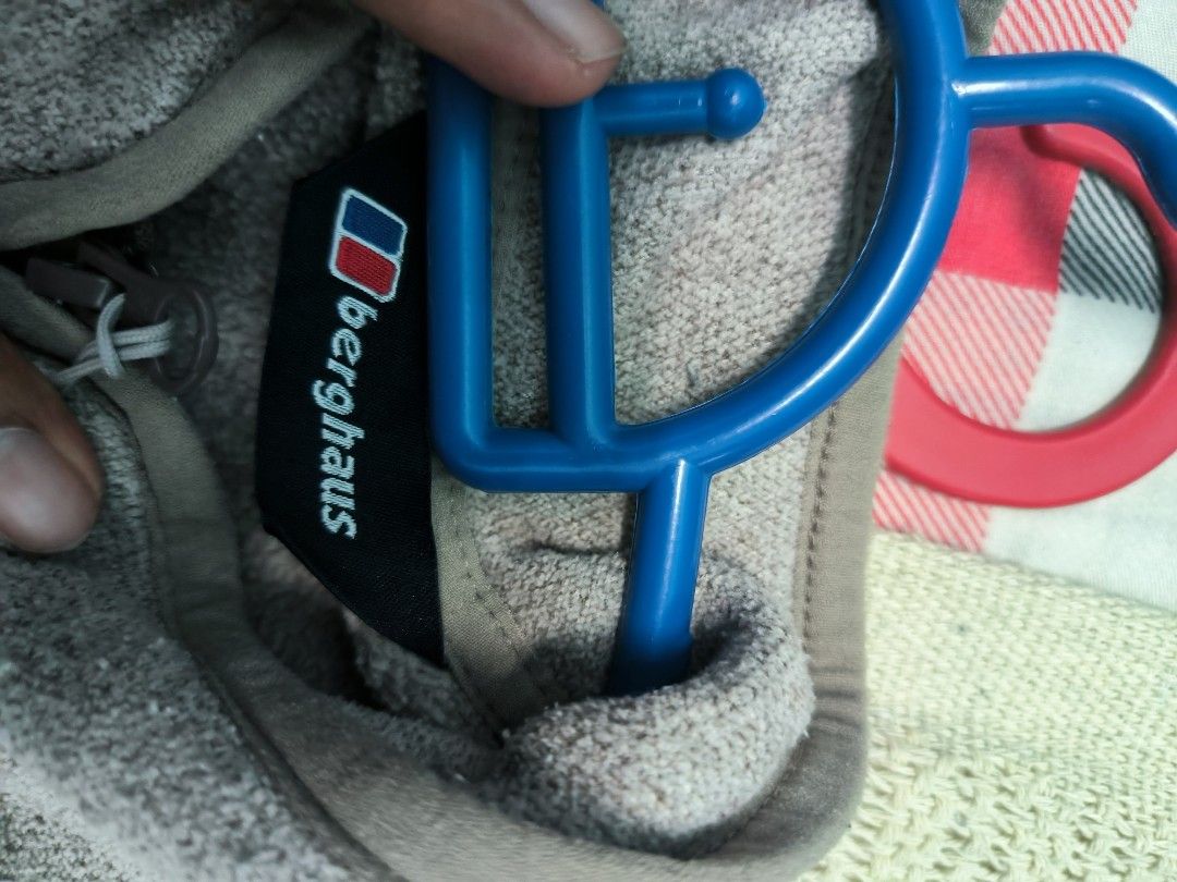 Berghaus track top discount