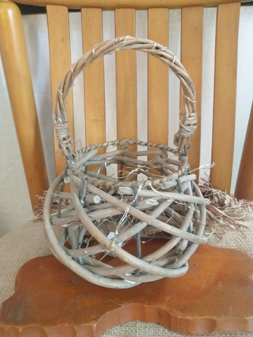 Twigs rustic farmhouse basket (Category: Storage Boxes & Baskets) located in Cavite. Submitted by wishie_collects (Listing ID 1259142075, Image 1). Description: rustic old Pwede gawing lamp basket or pot basket.