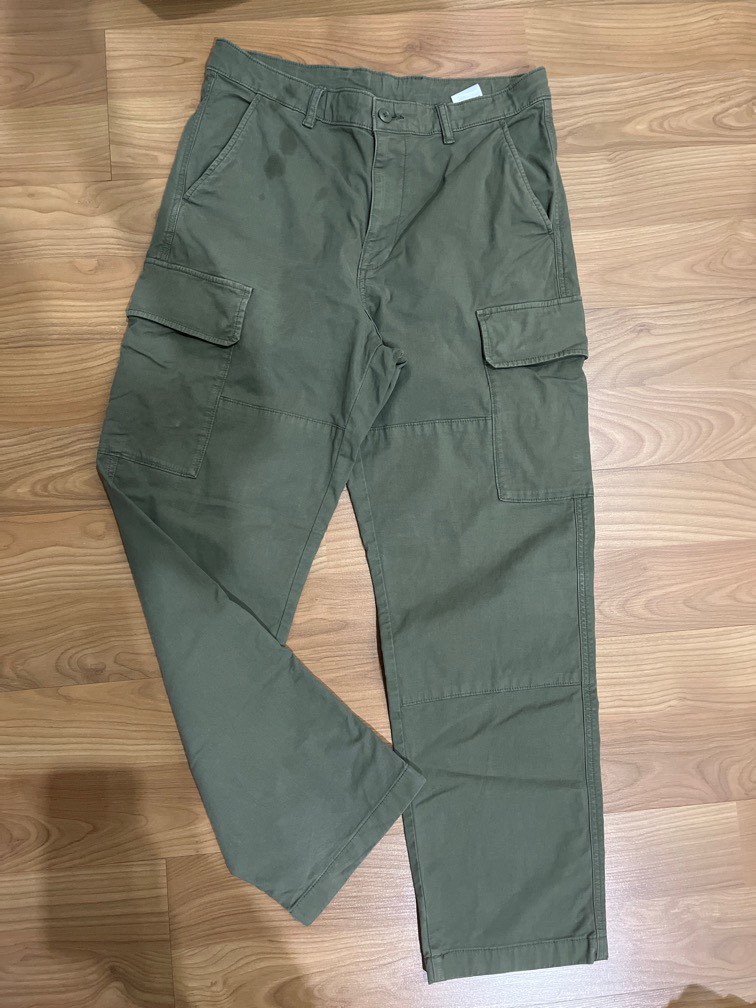 Uniqlo green cargo pants, Men's Fashion, Bottoms, Trousers on Carousell