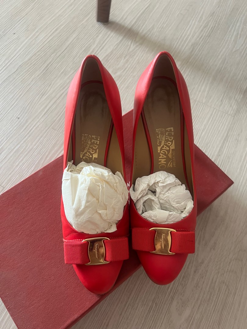 Used salvatore ferragamo outlet shoes