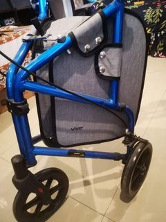 Vive 3 wheel foldable rollator walker