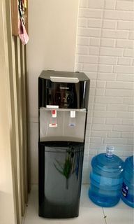 TOSHIBA Water Dispenser (bottom loading) BLACK