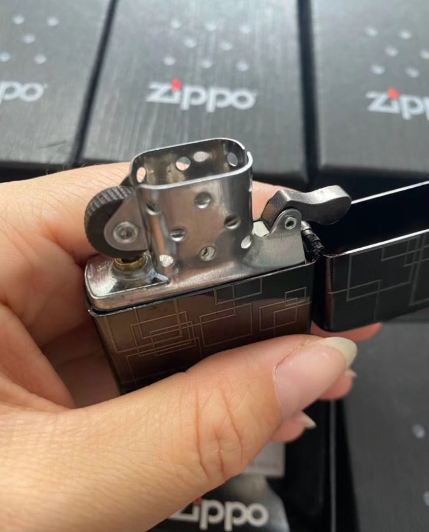 👀原裝有盒Zippo 黑冰煤油打火機, 興趣及遊戲, 收藏品及紀念品, 古董