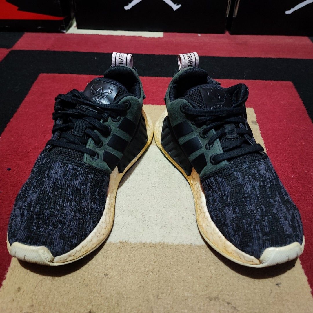 Adidas NMD R2 Fesyen Pria Sepatu Sneakers di Carousell