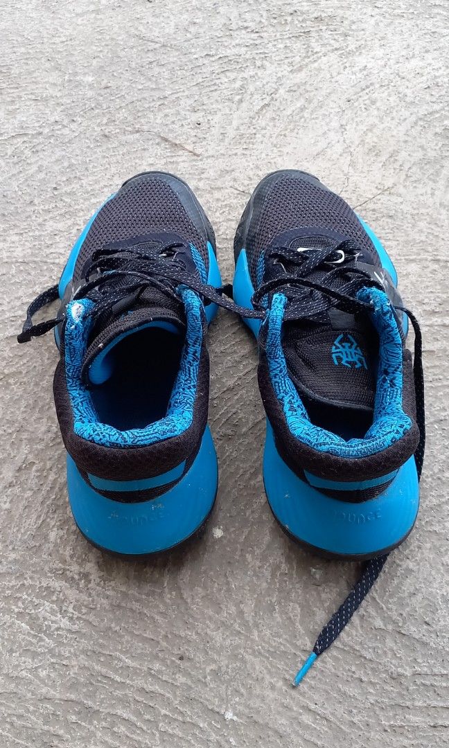 Original Authentic ADIDAS STAR WARS Donovan Mitchel (Category: Sneakers) located in Cainta. Submitted by daydreamer85846 (Listing ID 1263199726, Image 2). Description: like new talaga di na nasuot eh issue on last photo sobrang okay na okay pa even ipangbasketball.