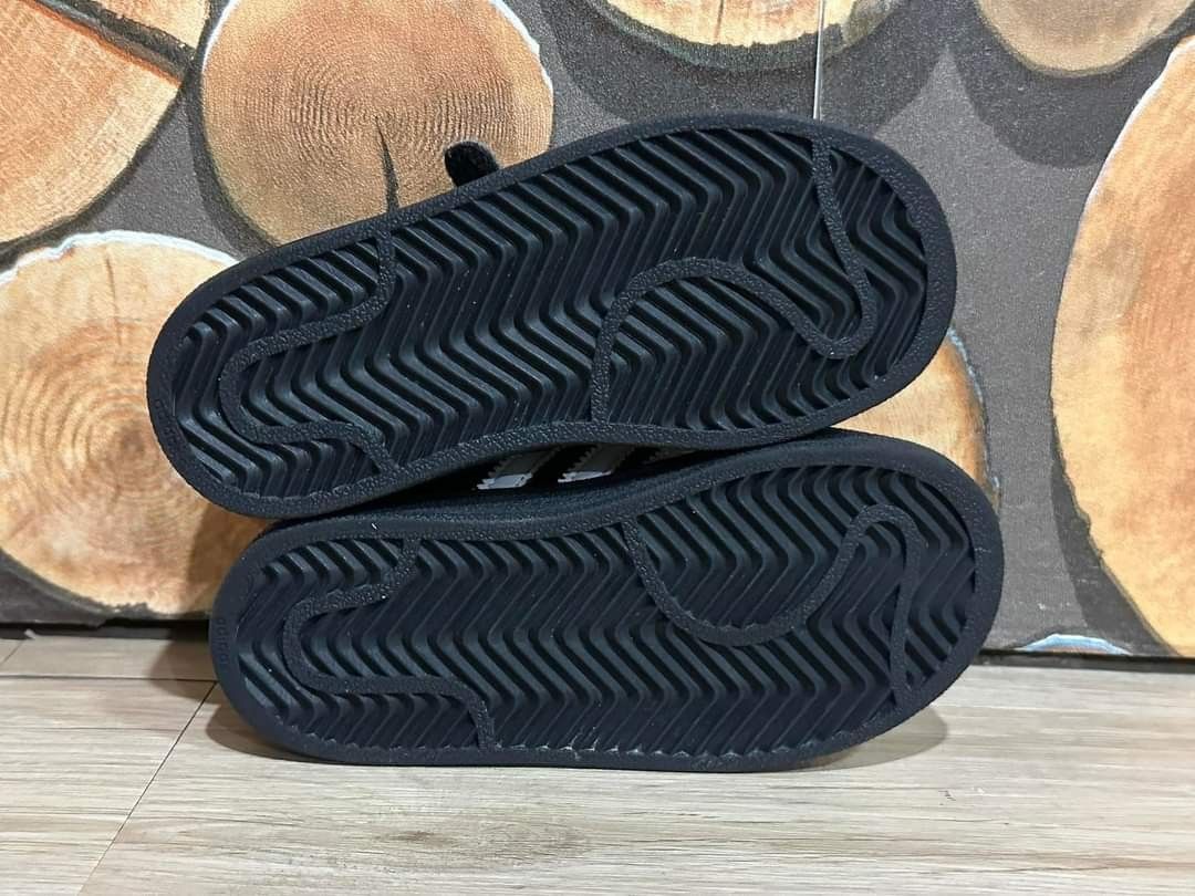 adidas superstar black velcro