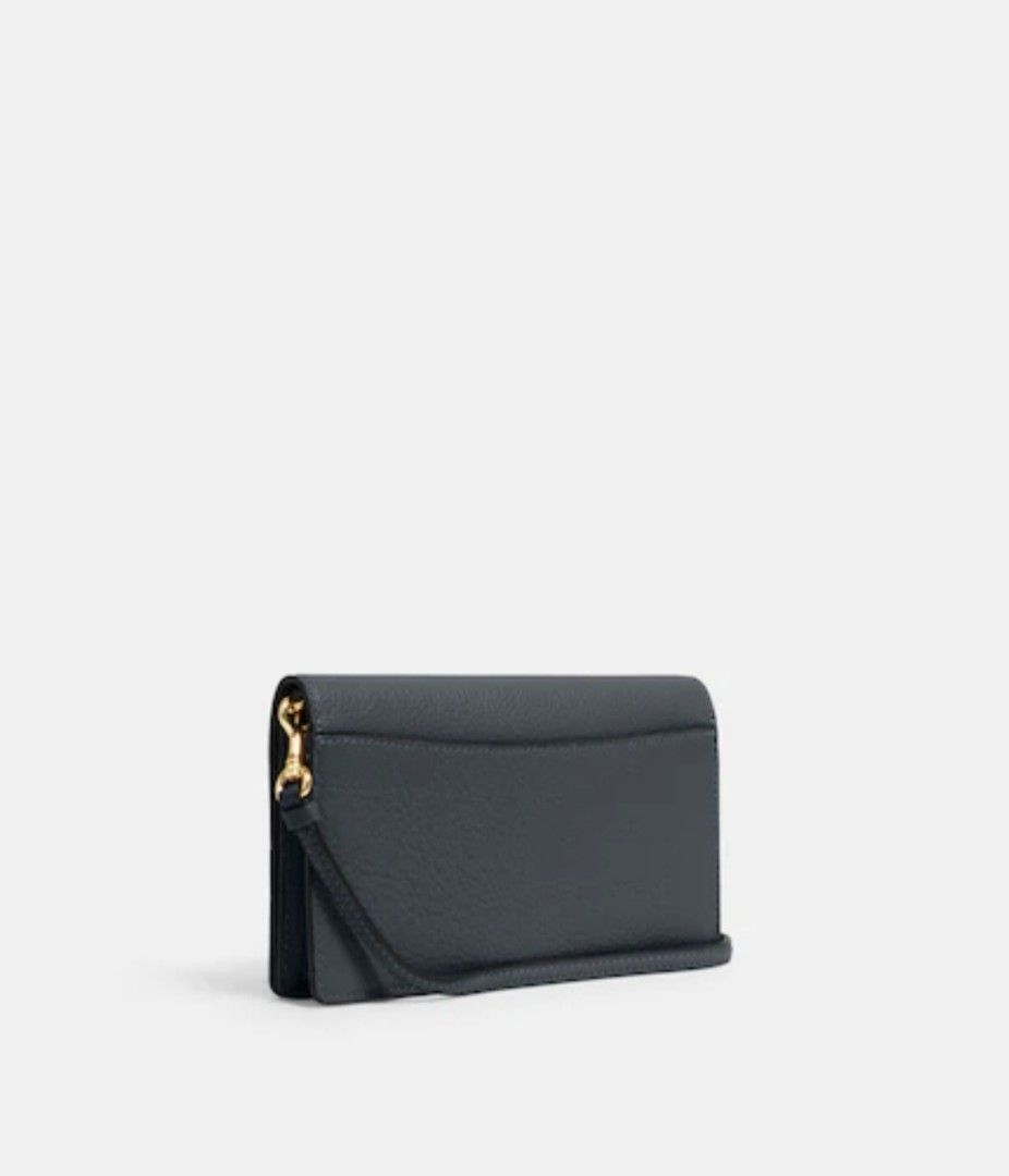 Authentic Coach Anna Folder Clutch Crossbody (Category: Luxury Bags & Wallets) located in Santa Rosa. Submitted by regcruz (Listing ID 1263225440, Image 2). Description: Coach Anna Folder Clutch Crossbody Orig Price: $278 (P16,100) Selling Price: 3900 Authentic and Brandnew. Bought in New Jersey USA. With Tag..
