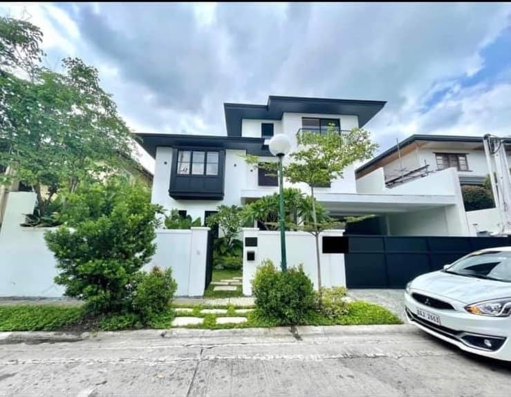 AYALA Alabang Village 4 Level Concrete House w/ Swimming pool