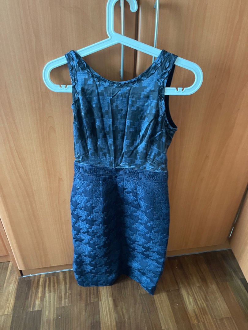 Banana republic blue lace hotsell dress