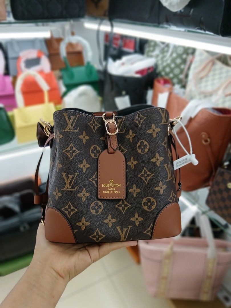 Dimanakah kedai untuk menjual beg berjenama Louis Vuitton, Pembelian dengan  harga Tertinggi