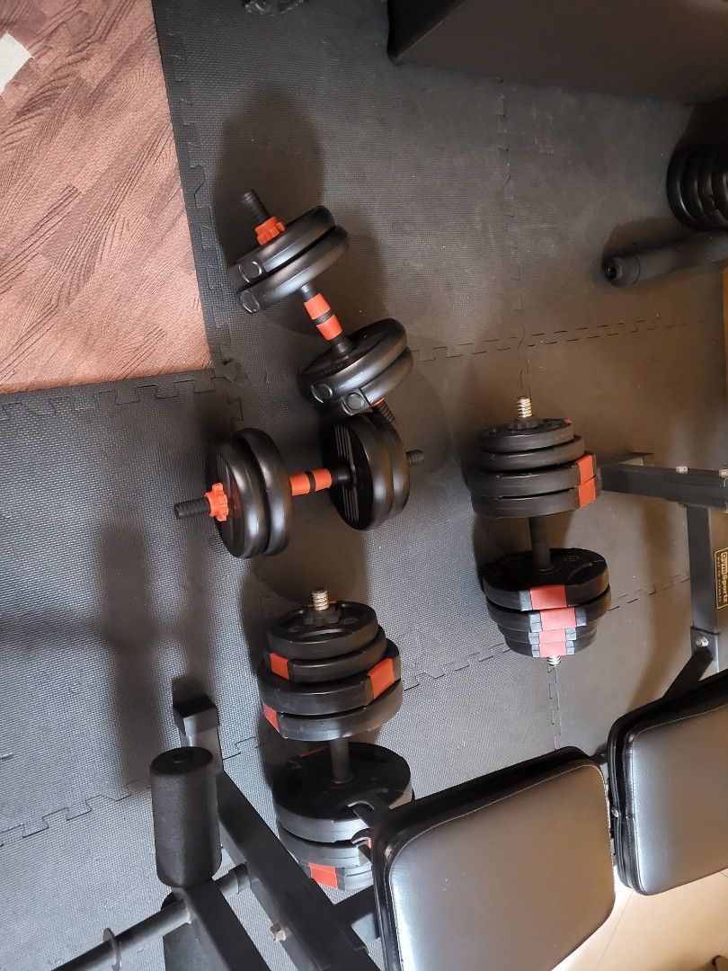 Bench press with dumbells plate and barbell bar, Sports Equipment