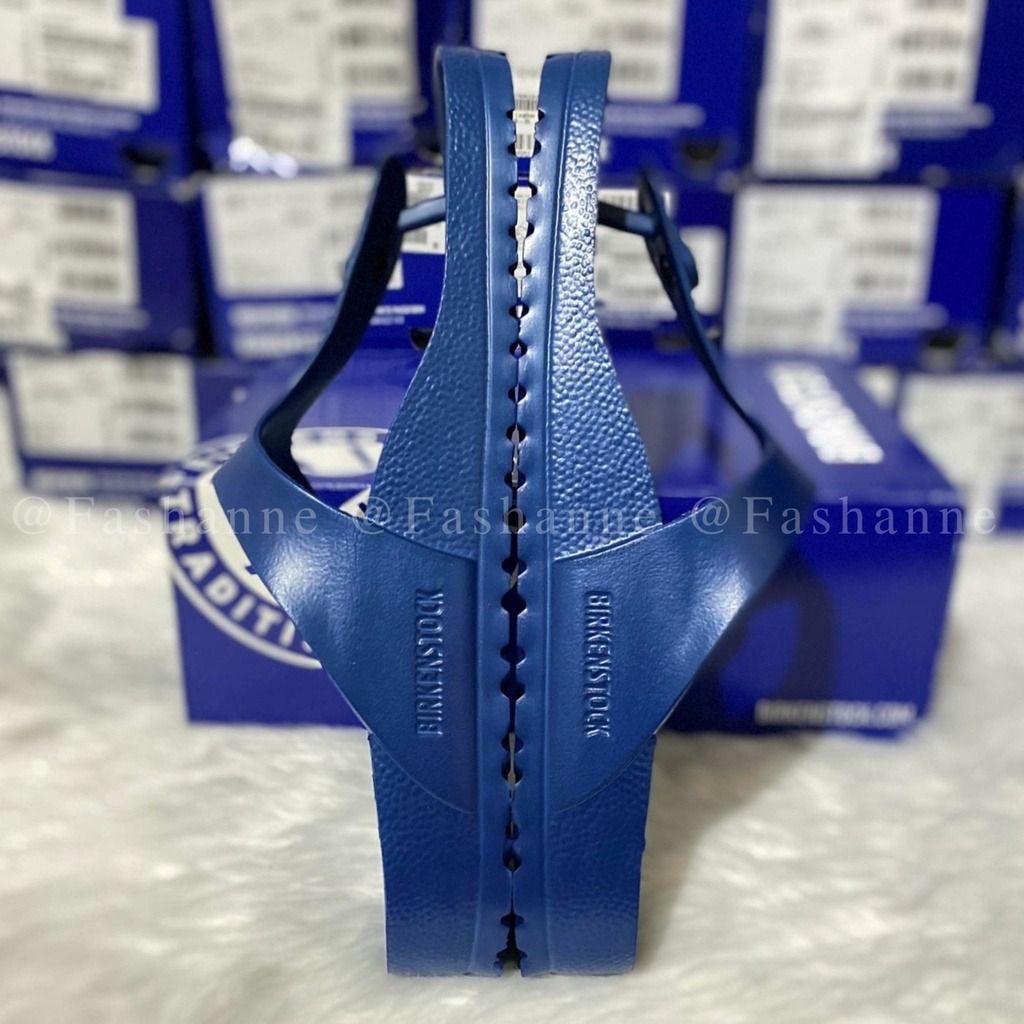 navy gizeh birkenstocks