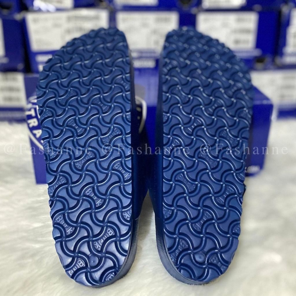 navy gizeh birkenstocks