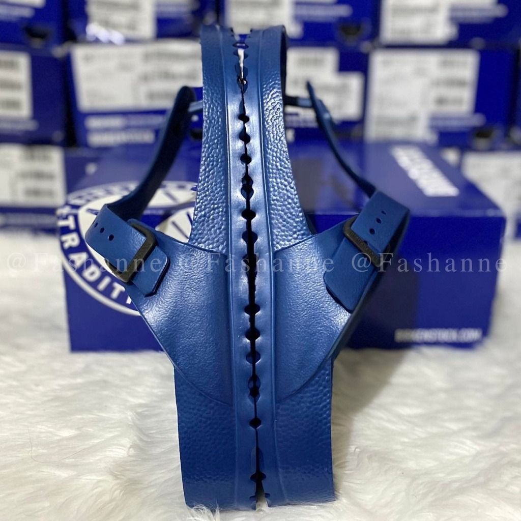 navy gizeh birkenstocks