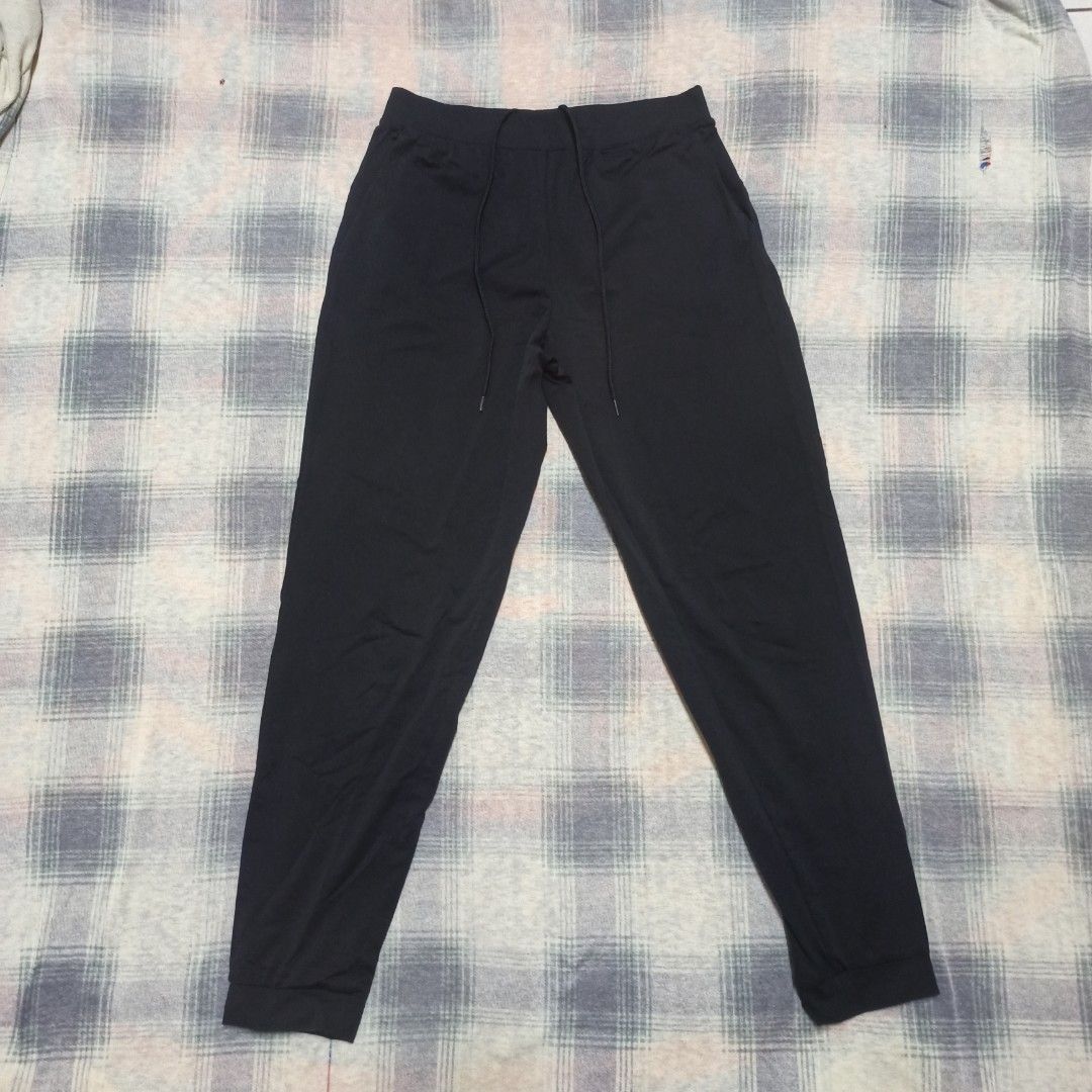 Uniqlo hot sale jogging bottoms