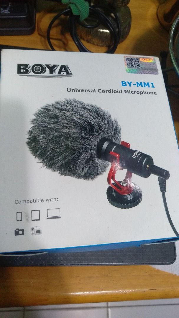 BOYA camera mount shotgun mic (Category: Microphones) located in Angeles City. Submitted by olxph_649814671 (Listing ID 1263270102, Image 1). Description: Almost new, hindi na nagagamit. with 3.5mm cable and box.