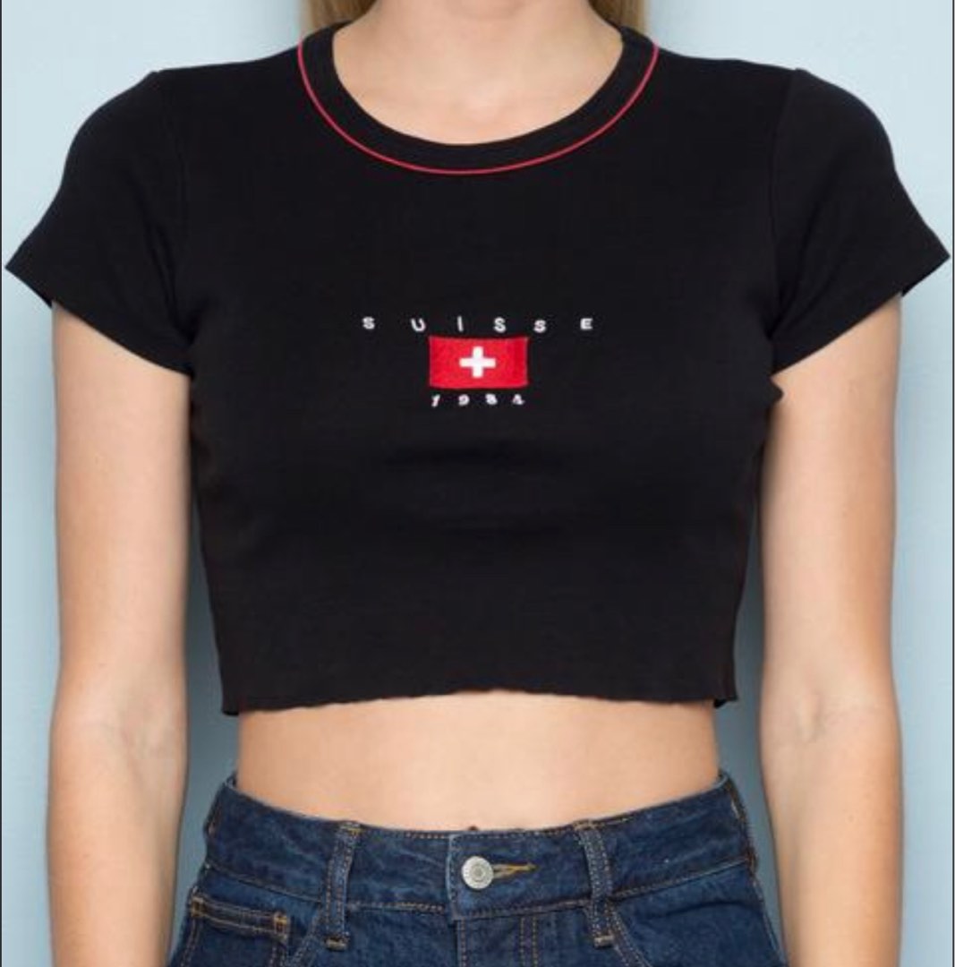 Brandy Melville Laura halter top, 女裝, 上衣, 襯衫- Carousell