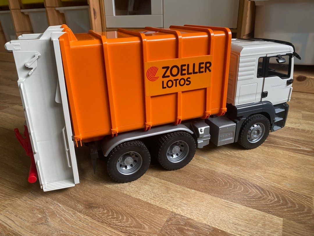 BRUDER 03762 MAN TGS Rear Loading Garbage Truck Rubbish Truck