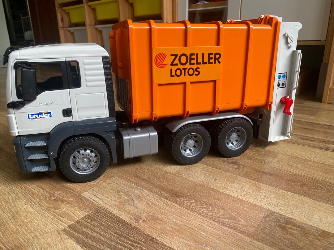 BRUDER 03762 MAN TGS Rear Loading Garbage Truck Rubbish Truck