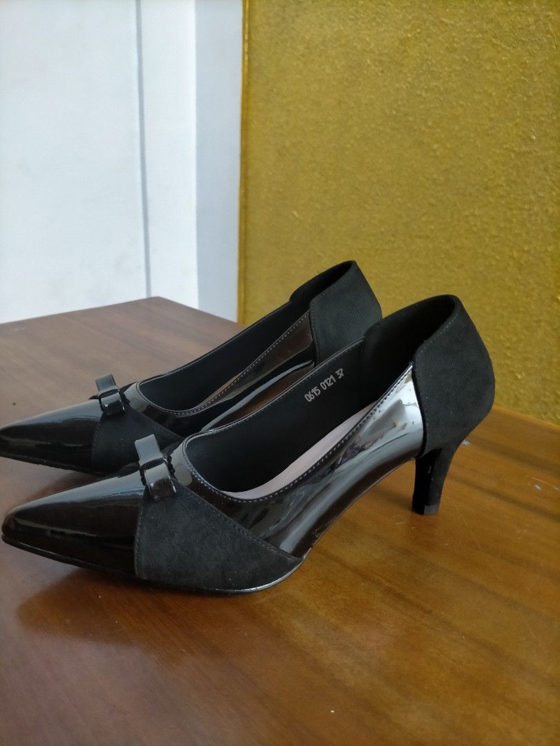 BU MASIH BARU JUAL RUGI BELI 300an Heels 5 cm Elizabeth
