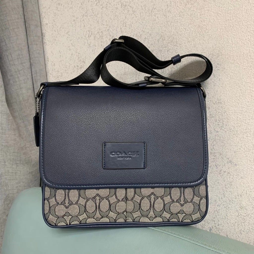 Men's coach shoulder outlet bag