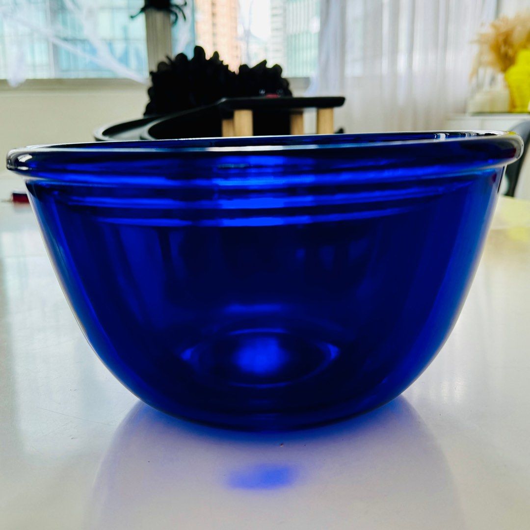 Cobalt blue deals pyrex mixing bowls