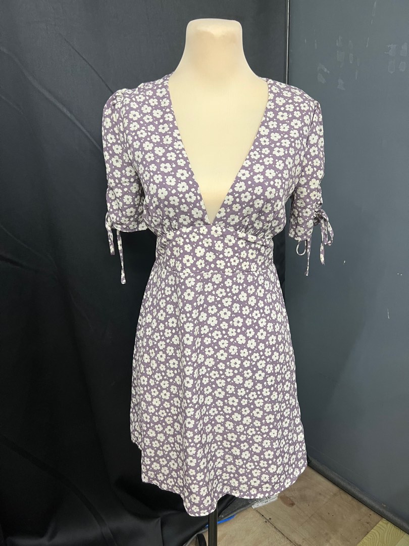 Cute Dress (cut out back), Women's Fashion, Dresses & Sets, Dresses on