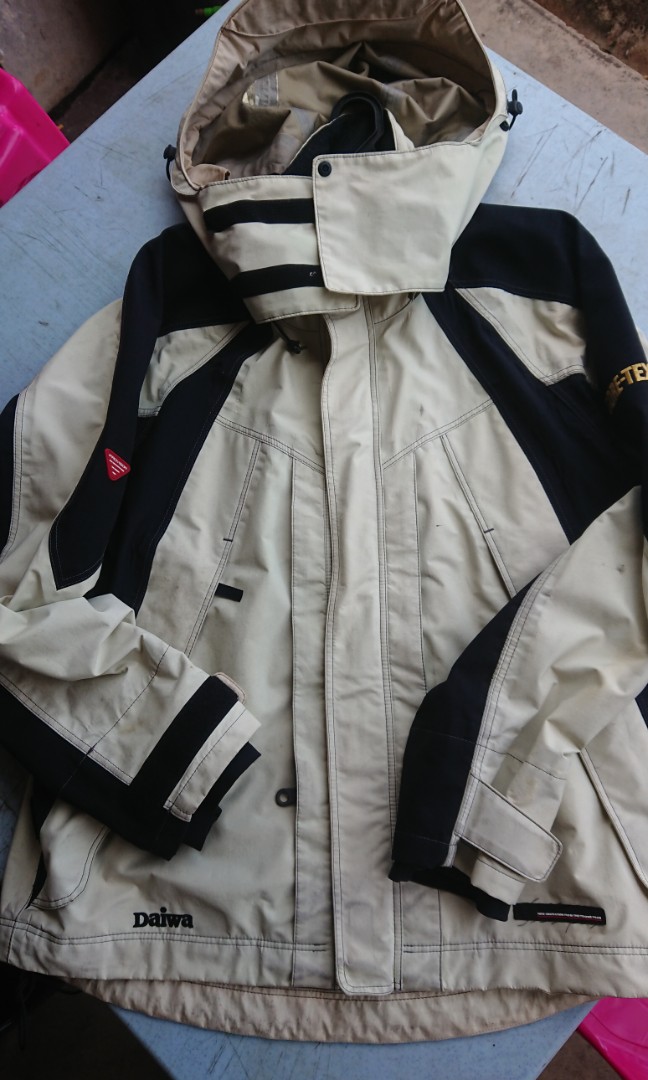 Daiwa waterproof fishing jacket, Men's Fashion, Coats, Jackets and Outerwear  on Carousell