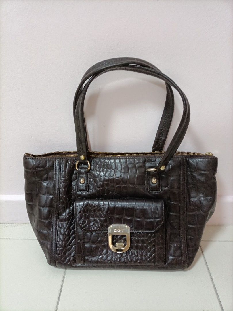 DKNY Handbag Women s Fashion Bags Wallets Shoulder Bags on Carousell