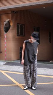 EIGHTSTUDIO 差八歲_夏日不悶熱格紋薄褲