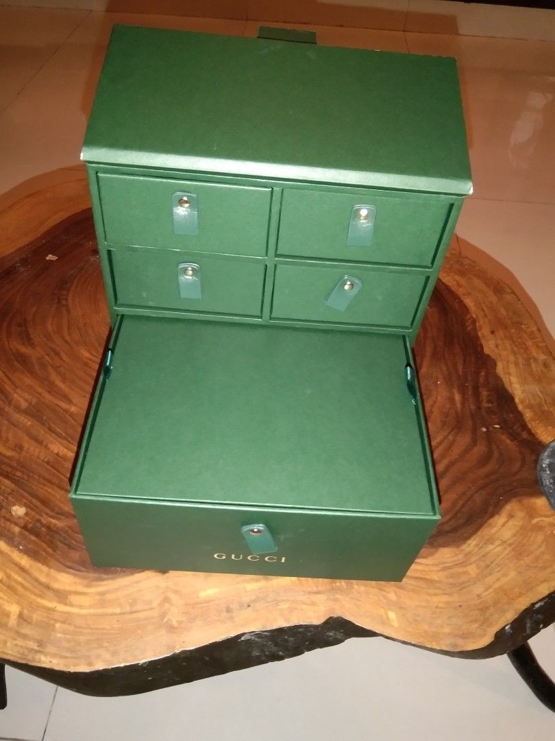 GUCCI 2020 Mid-Autumn Festival Mooncake Box, Luxury, Accessories on  Carousell